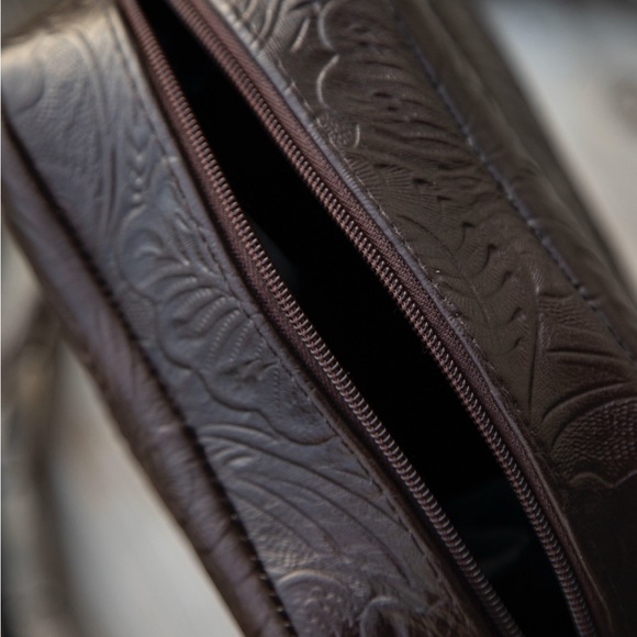 Handmadee genuine leather crossbody bag - Picture 11 of 16